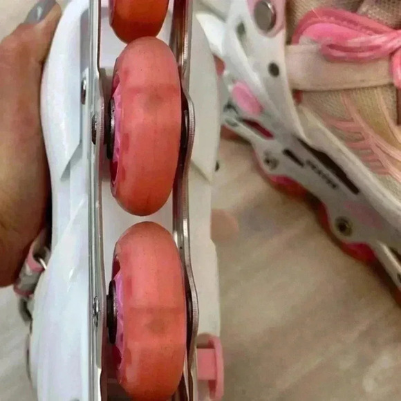 XMBT Girls Small Size 31-34 Inline‎ Skates Rollerblades Adjustable Size 5-8 Year - Picture 5 of 5